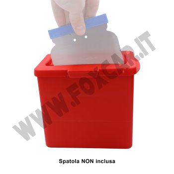 Vaschetta rossa per una rapida pulizia delle spatole di stuccatura